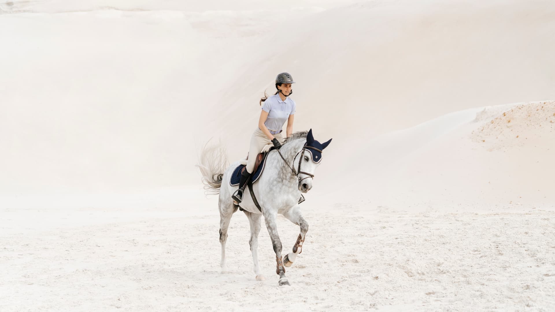 Horse riding polo