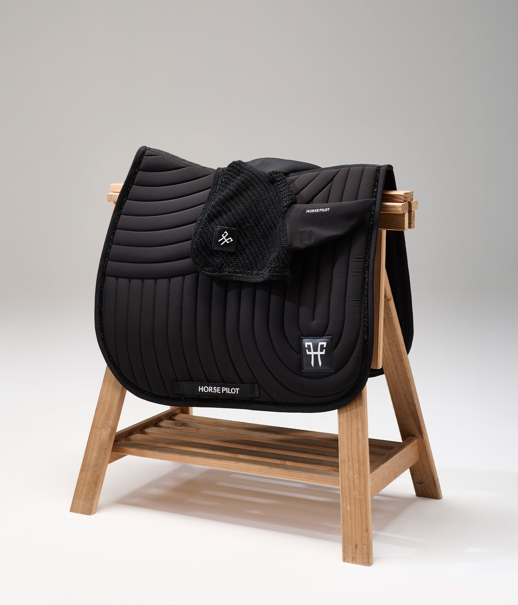 tapis de selle ergonomique d'équitation et bonnet anti-bruit | Noir | Horse Pilot